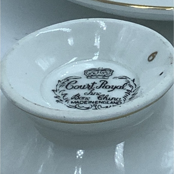 Vintage Court Royal Red/Gold English Bone China Cabbage Rose Teacup & Saucer - Picture 11 of 13